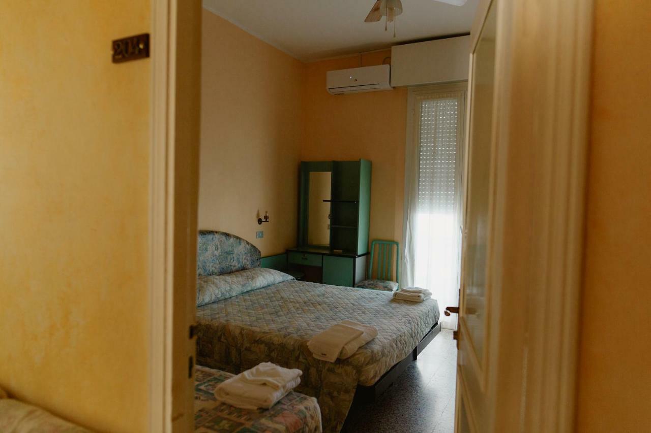 Hotel Lauretta Bellaria-Igea Marina Exterior foto